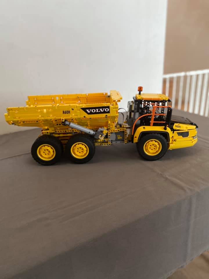 LEGO 42114 Volvo 6x6 Camion avec remorque à pointe