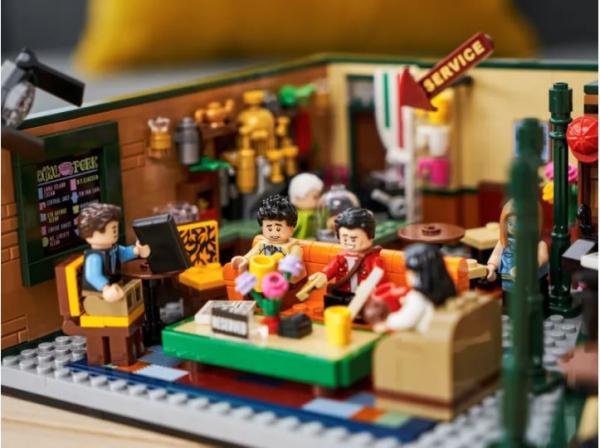 21319 Central Perk 15
