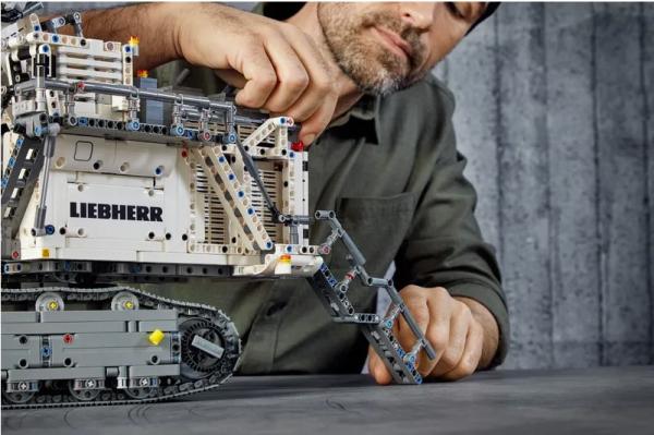 lego liebherr r9800