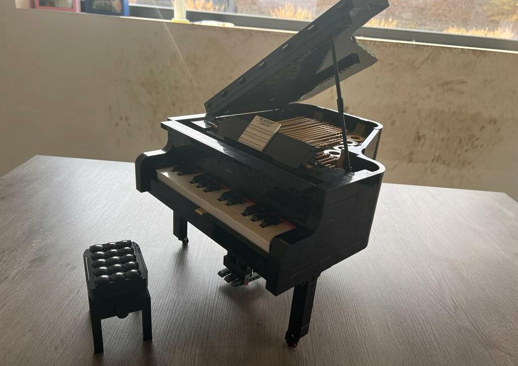 21323 Vleugelpiano 2