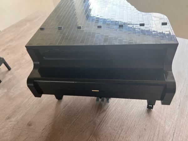 21323 Grand piano 7